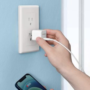 ⁦Anker USB C Charger, 20W Fast Charger with Foldable Plug, PowerPort III 20W Cube Charger for iPhone 14/14 Plus/14 Pro/14 Pro Max/13, Galaxy, Pixel 4/3, iPad/iPad Mini, Charging Cable is not included⁩ - الصورة ⁦7⁩