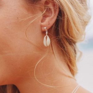 ⁦Natural Shell Cowrie Earrings Beach Seashell Drop Earrings Girls Earring Fashion Accessories⁩ - الصورة ⁦2⁩