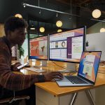 ⁦Apple 2025 MacBook Air 15-inch Laptop with M4 chip: Built for Apple Intelligence, 15.3-inch Liquid Retina Display, 16GB Unified Memory, 256GB SSD Storage, 12MP Center Stage Camera, Touch ID; Midnight⁩ - الصورة ⁦2⁩