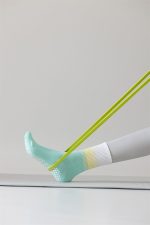 ⁦Pilates Grip Non-Slip Socks for Yoga, Barre, Hospital & Elderly, Men & Women,Yoga Socks,Running Socks,⁩ - الصورة ⁦5⁩