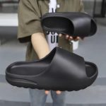 ⁦Black Slippers - Comfortable Medical Slippers - Lightweight Sole - Waterproof Rubber Sole - Slippers for Men, Youth, Kids - Perfect for Home, Beach, Street⁩ - الصورة ⁦3⁩