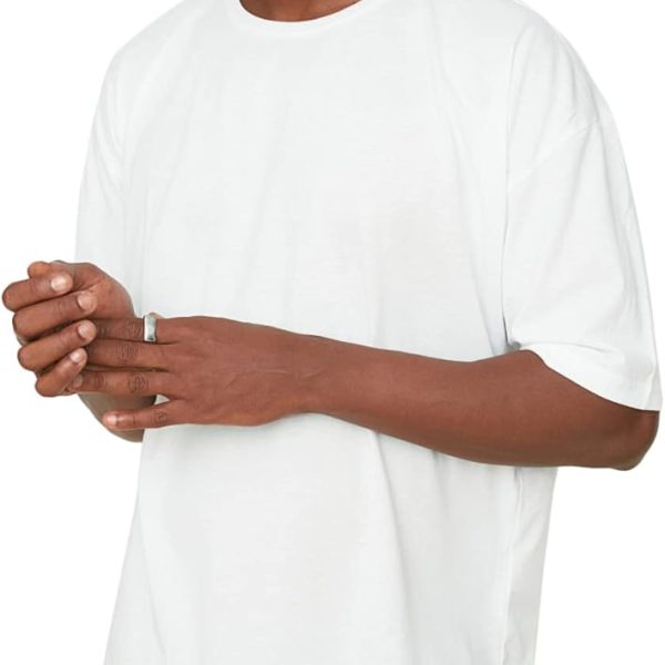 تي شيرت أساسي برقبة دائرية ضيقة وقصّة واسعة فضفاضة وأكمام قصيرة للرجال من ترنديول TMNSS22TS0317