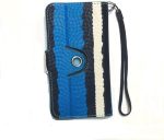 ⁦جراب موبايل محفظة Blue جراب عام وش و ضهر محفظة مع ميدالية و مناسب لجميع الموبايلات ذات أبعاد خارجية حتى (13 سم طول و 6.9 سم عرض) و يحتوى على قاعدة دوارة بها 20 مخدة شفط سيليكون لتثبيت ضهر الموبايل⁩ - الصورة ⁦2⁩