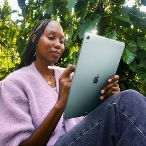 ⁦Apple iPad Air 11-inch with M3 chip Built for Apple Intelligence, Liquid Retina Display, 128GB, 12MP Front/Back Camera, Wi-Fi 6E, Touch ID, All-Day Battery Life — Space Gray⁩ - الصورة ⁦4⁩