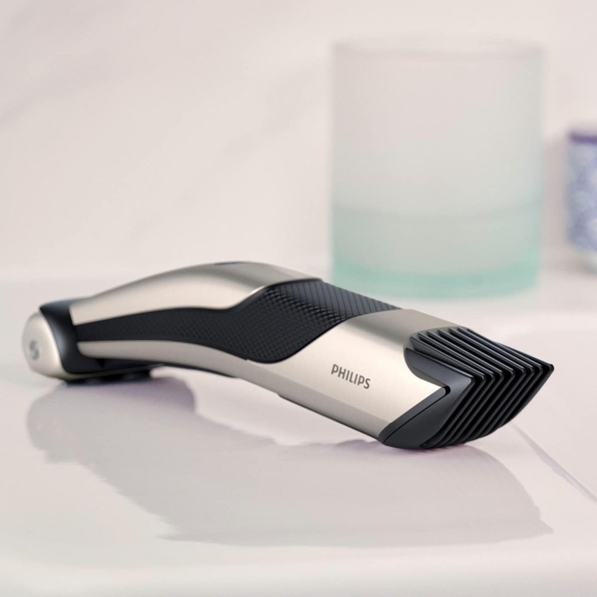 ⁦Philips BG7025/15 Bodygroom Series 7000 mit integriertem Kammaufsatz (3 bis 11 mm)⁩ - الصورة ⁦7⁩