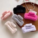⁦ECIF Soft Furry Hair Claw Clip for Women – Strong Grip, Non-Slip Hair Accessory for Girls & Ladies | Fluffy Hair Clamps for All Hair Types (PACK OF 6)⁩ - الصورة ⁦4⁩