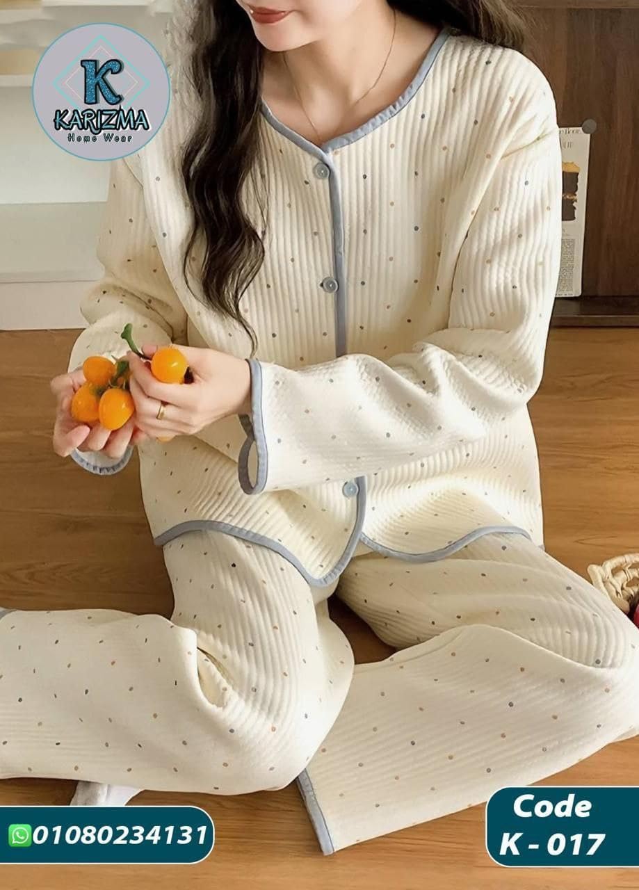 61qo9mPWfhL._AC_SL1280_.jpg بيجامة شتوية كاجوال للنساء من قطعتين قطيفة مقاس موحد كود 017 لون بيج