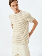 ⁦كوتون تيشرت عصري كبير الحجم للرجال⁩ - الصورة ⁦2⁩