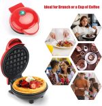 ⁦Yuragim Mini Waffle Maker, Small Non-Stick Waffle Iron for Quick Breakfast, Parties & Gifts, Red Plastic⁩ - الصورة ⁦6⁩