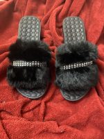 ⁦Fur Slippers for Women and Girls - Black Fur Slipper with Comfortable Medical Sole - Anti-Slip Rubber Material - Perfect for Home, Beach and Street - with Shiny Crystal Stripe⁩ - الصورة ⁦5⁩