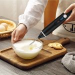 ⁦Milk frother handheld, rechargeable electric mixer for coffee drink, foam bread maker, 3 speed adjustable hand held mixer for mini whisk, cappuccino latte hot chocolate (black)⁩ - الصورة ⁦5⁩