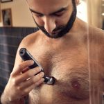 ⁦ماكينة حلاقة للجسم والمنطقة الحساسة بودي جروم مقاومة للماء مع 3 أمشاط لتحديد الطول، ماكينة حلاقة بدون سلك لمدة 60 دقيقة مع حماية للبشرة، ملحق للوصول إلى الظهر من فيليبس، موديل BG5021/15⁩ - الصورة ⁦4⁩