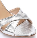 ⁦Xo Style Women's Black Mid-Heel Sandal with Ankle Strap - Elegant and Comfortable Design⁩ - الصورة ⁦5⁩