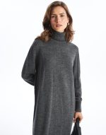⁦LC WAIKIKI Women Turtleneck Plain Long Sleeve Oversize Knitwear Dress⁩ - الصورة ⁦5⁩