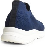 ⁦حذاء رياضي MR303/11 بتصميم أساسي للرجال⁩ - الصورة ⁦4⁩