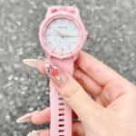 ⁦ساعة كوارتز للطلاب من الجنسين - تصميم انالوج انيق مع عقارب مضيئة وحركة صامتة وسوار سيليكون ناعم - ساعة مدرسية خفيفة الوزن للبنات والمراهقين⁩ - الصورة ⁦2⁩