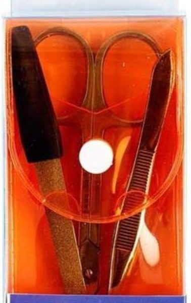 طلاء أظافر نيون.