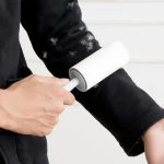 ⁦بكرة ازالة وبر شعر الحيوانات الاليفة من اليجانسي، بكرة شعر للاثاث والملابس، مزيل وبر احترافي، مزيل وبر للكنبة مع عبوتين لاعادة التعبئة.⁩ - الصورة ⁦7⁩