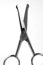 ⁦مقص للشارب وشعر الأنف 1050/15 من تيتانيا⁩ - الصورة ⁦3⁩