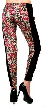 ⁦بنطال أحمر نسائى مشجر⁩ - الصورة ⁦2⁩