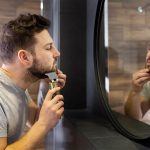 ⁦ماكينة حلاقة الشعر الاحترافية من سوكاني شفرات الستيل الكربوني تشغيل سلكي/لاسلكي تشذيب دقيقة تصميم نمط كلاسيكي SK-LF-9925 ذهبي⁩ - الصورة ⁦7⁩