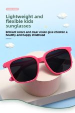 ⁦نظارات شمسية للأطفال بعدسات مستقطبة – حماية 100% من الأشعة فوق البنفسجية – إطار سيليكون مرن وآمن – للأولاد والبنات من عمر 3 إلى 8 سنوات⁩ - الصورة ⁦3⁩