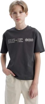 تيشيرت كاجوال بأكمام قصيرة ورقبة دائرية ضيقة وقصة كبيرة للأولاد من ديفاكتو B6165A8