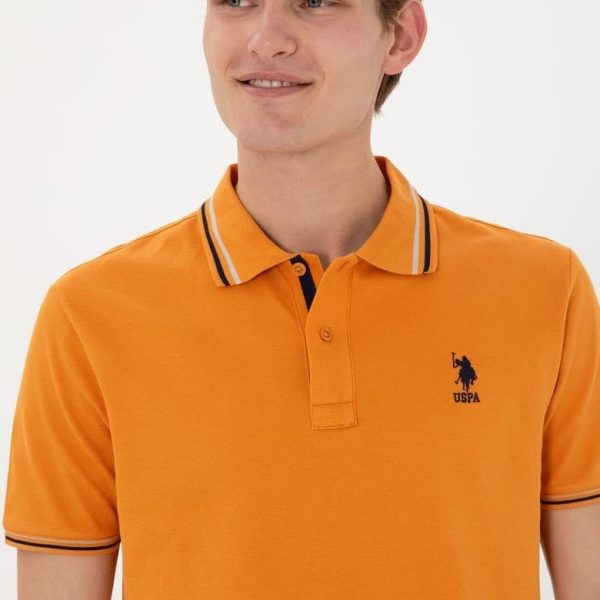 تيشرت باكمام قصيرة ولوجو مطرز وازرار امامية للرجال من يو اس بولو اسن، لون برتقالي، مقاس L