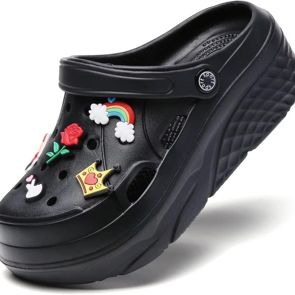 كلوج للنساء والبنات مرتفع - شبشب أسود بنعل طبى ومريح - خامة مطاطة مضاد للانزلاق - مثالي للبيت، الشاطئ والشارع - اكسسوارات متعددة الألوان