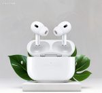 ⁦سماعات اذن لاسلكية اير بودز برو (الجيل الثاني) مع شحن USB نوع سي، سماعات بلوتوث بخاصية الغاء الضوضاء اكثر نشاطا، وضع الشفافية، صوت متكيف، صوت مكاني مخصص⁩ - الصورة ⁦2⁩