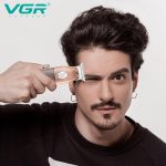 ⁦ماكينة حلاقة شعر ولحية لاسلكية قابلة لإعادة الشحن V-976 من في جي ار 6500 لفة في الدقيقة وتشغيل لمدة 150 دقيقة شاشة عرض رقمية وحلقة تعليق وشفرات فولاذ مقاوم للصدأ وكابل شحن USB و4 أمشاط توجيه (نحاسي)⁩ - الصورة ⁦3⁩