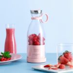 ⁦ROCAT Portable Mini Fast Blender, 350ml Fruit Mixer, Kitchen Juicer Cup, Mini Blender, Handheld Travel Blender, with USB Rechargeable, for Shakes, Smoothies, Juice (White)⁩ - الصورة ⁦6⁩