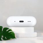 ⁦سماعات اذن لاسلكية اير بودز برو (الجيل الثاني) مع شحن USB نوع سي، سماعات بلوتوث بخاصية الغاء الضوضاء اكثر نشاطا، وضع الشفافية، صوت متكيف، صوت مكاني مخصص⁩ - الصورة ⁦5⁩