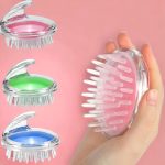 ⁦فرشاة تقشير فروة الرأس المضادة للقشرة بشعيرات سيليكون ناعمة من Rosarden للشعر الرطب والجاف (لون عشوائي)، من روزاردن⁩ - الصورة ⁦3⁩