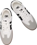 ⁦حذاء رياضي نسائي كاجوال بنعل مريح و انيق - متوفر بمختلف الالوان و المقاسات⁩ - الصورة ⁦3⁩