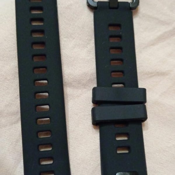 سوار من السيليكون متوافق مع ساعة هواوي باند 4 - اسود