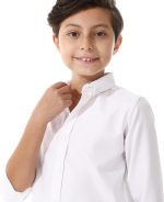 ⁦قميص أوكسفورد عصري بياقة مطوية لأسفل للأولاد من اندورا⁩ - الصورة ⁦4⁩