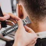 ⁦ماكينة حلاقة شعر احترافية دقيقة بتصميم كلاسيكي مع بشفرات من الفولاذ الكربوني بتشغيل سلكي/ لاسلكي سوكاني لون فضي موديل SK-LF-9925⁩ - الصورة ⁦6⁩