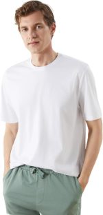 LC واكيكي تيشيرت برقبة دائرية ضيقة واكمام قصيرة للرجال