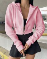 ⁦هودي قصير بسوستة أمامية 4023 بتصميم كاجوال أنيق يبرز أنوثتك ويمنحك إطلالة مميزة في كل خروجة من كيان للتجارة والتوزيع⁩ - الصورة ⁦3⁩