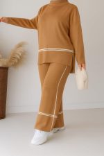 ⁦طقم بدلة رياضية نسائية من القطن خطين أبيض، بنطال واسع وبلوزة طويلة الأكمام للراحة المنزلية والرياضة للبنات والنساء سوت قطعتين بمقاس واحد من ميزا⁩ - الصورة ⁦2⁩