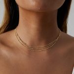 ⁦سلسلة ذهبية انيقة للنساء من فيرومي، سلسلة ثلاثية الطبقات مطلية بطلاء ذهبي 14 قيراط، سلاسل ستالايت ثلاثية بتصميم على شكل مشبك الورق، سلسلة مكونة من وصلات، مجوهرات مناسبة للارتداء اليومي⁩ - الصورة ⁦2⁩