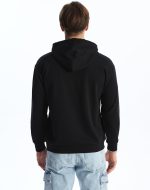 ⁦سويت شيرت بغطاء للرأس وأكمام طويلة مع طبعة للرجال من ال سي وايكيكي⁩ - الصورة ⁦7⁩