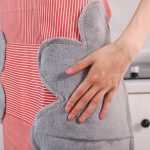 ⁦SKY-TOUCH Pinstripe Waterproof Cooking Aprons⁩ - الصورة ⁦2⁩