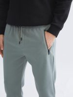 ⁦LC واكيكي بنطلون رياضي للرجال بقصة عادية⁩ - الصورة ⁦3⁩