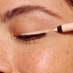 ⁦قلم تحديد العين جل ستاي اند بلاي 03 من ايسنس⁩ - الصورة ⁦4⁩
