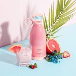 ⁦ROCAT Portable Mini Fast Blender, 350ml Fruit Mixer, Kitchen Juicer Cup, Mini Blender, Handheld Travel Blender, with USB Rechargeable, for Shakes, Smoothies, Juice (White)⁩ - الصورة ⁦5⁩