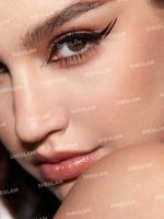 قلم تحديد العين المزدوج المقاوم للماء وينج ات من شيجلام - لون بني - 1 مل، غير لامع - الصورة 2