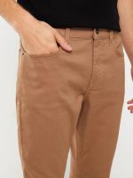 ⁦بنطلون تشينو بقصة ضيقة سليم فت للرجال من ال سي وايكيكي⁩ - الصورة ⁦6⁩