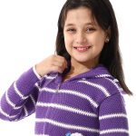 ⁦بلوفر مخطط برقبة بغطاء للرأس للبنات من اندورا⁩ - الصورة ⁦4⁩